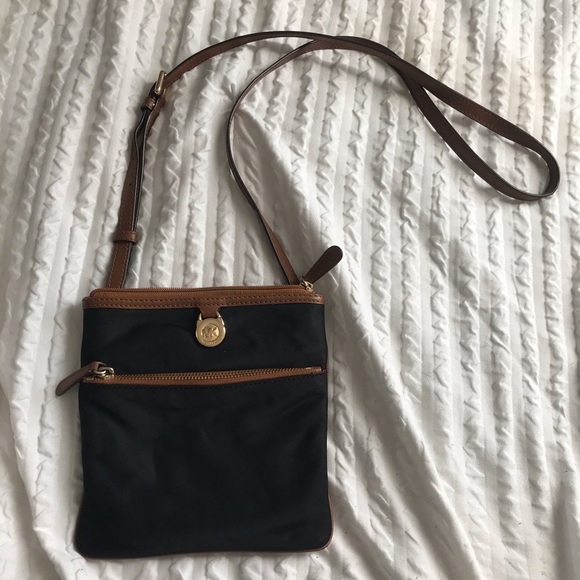 Micheal Kors Kempton Nylon Purse - Picture 1 of 7